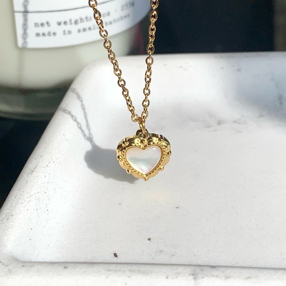 Mother of pearl necklace, heart necklace,pearl necklace,mother of pearl pendant - Picture 4 of 6